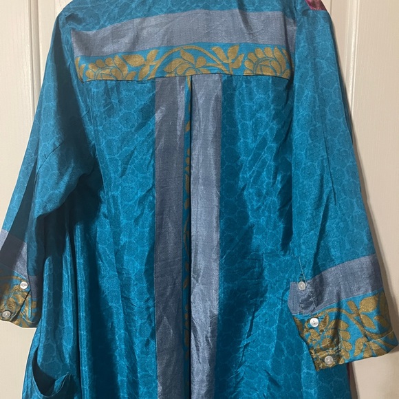 High low softsilklike fabric blouse with Boho look - Picture 6 of 8